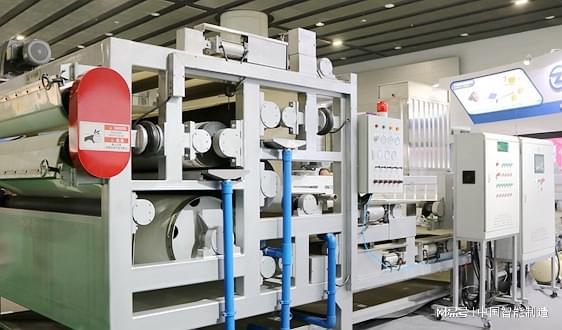 云计算市场魅力如花绽放 从100万到1929万，技术开发驱动信息科技新纪元